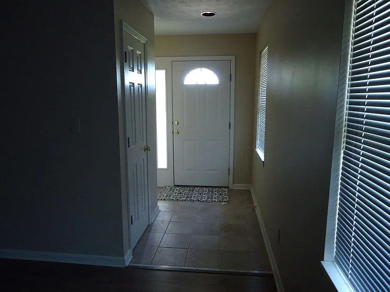 609 Hillbrook Dr — Photo 13