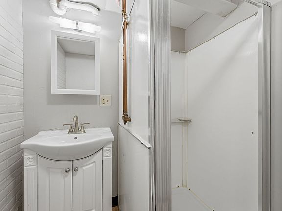 3rd image of 3203 W 66th St