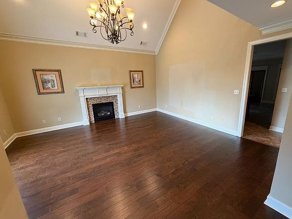 5th image of 106 Northgate Cir