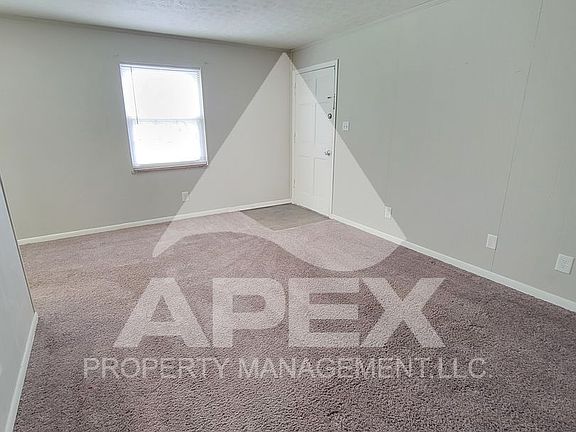 3rd image of 301 Dahlia Dr Unit 8