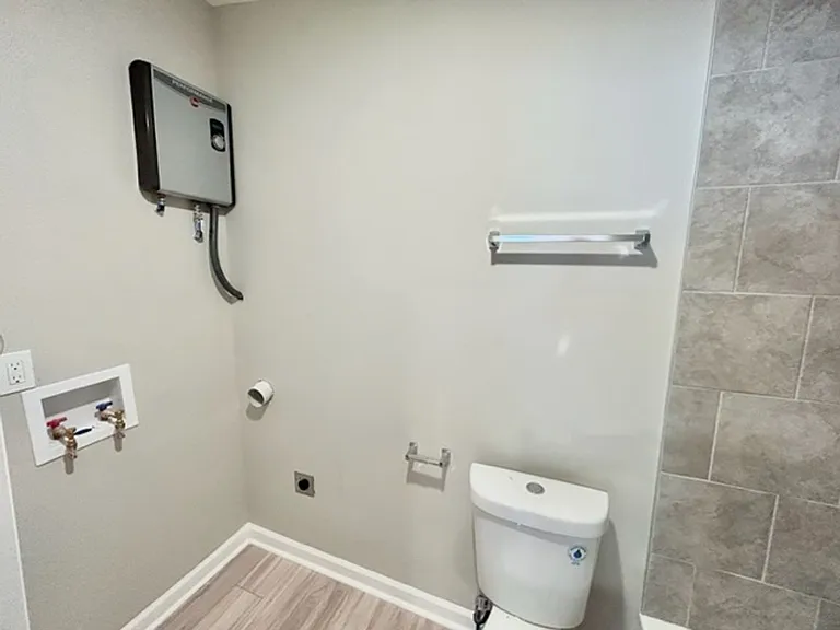 2909 Meridian St NE — Photo 8