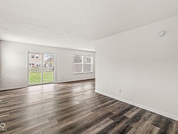 3rd image of 1316 Freemont Ln