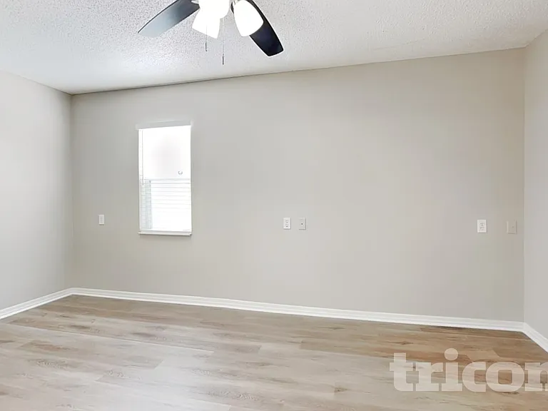 2415 Woody Trace Ln — Photo 11