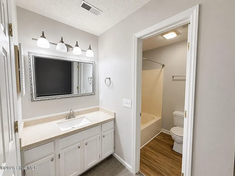 3009 Mulberry Ln #F — Photo 7