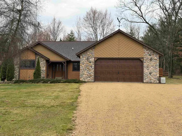 W7747 Fur Rd, Oxford, WI 53952