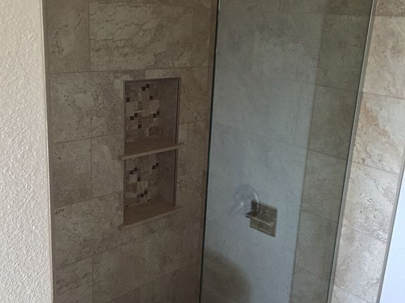 5th image of 732 Oakwood Dr