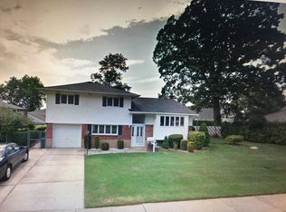 4 5th Pl, Syosset, NY 11791