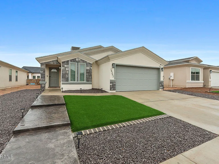 15252 Apex Ct — Photo 1