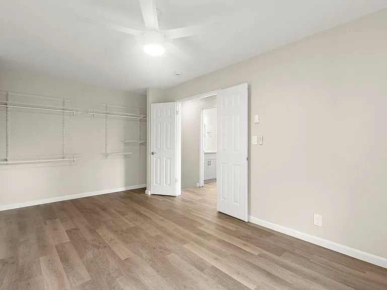 Redwood Creek Villas — Photo 22