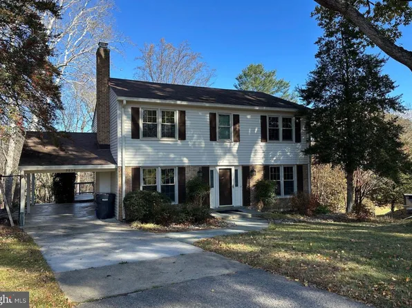 9830 Meadow Valley Dr, Vienna, VA 22181