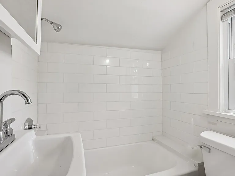 2027 N Main St #1B — Photo 26