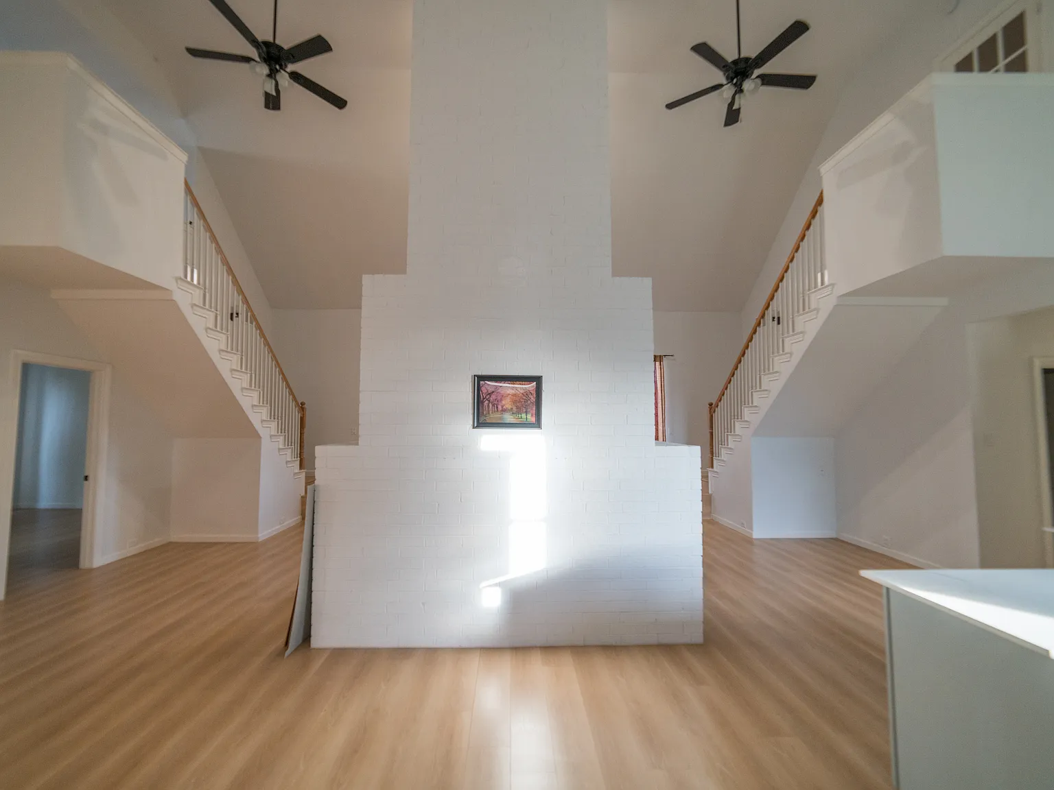 3 bed, 2880 sqft, $2,500 — Photo 4
