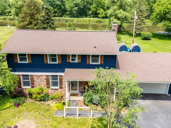 60 Old Post Rd, Fairport, NY 14450