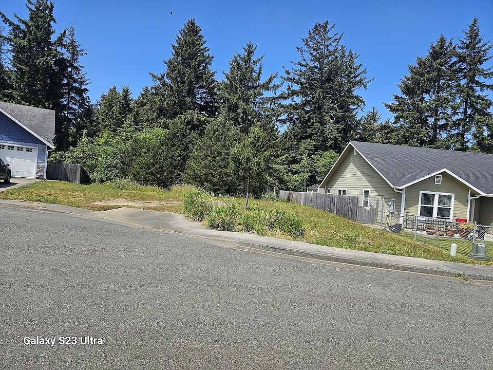 1st image of 1122 Breen St