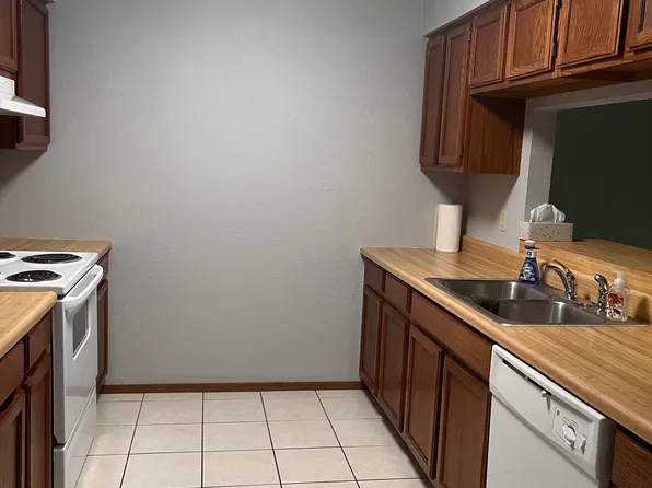 1043 N Redbud Ave, Broken Arrow, OK 74012