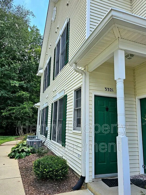 2 bed, 2.0 bath, 1150 sqft, $1,595 — Photo 2