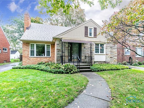 2nd image of 3020 Barrington Dr
