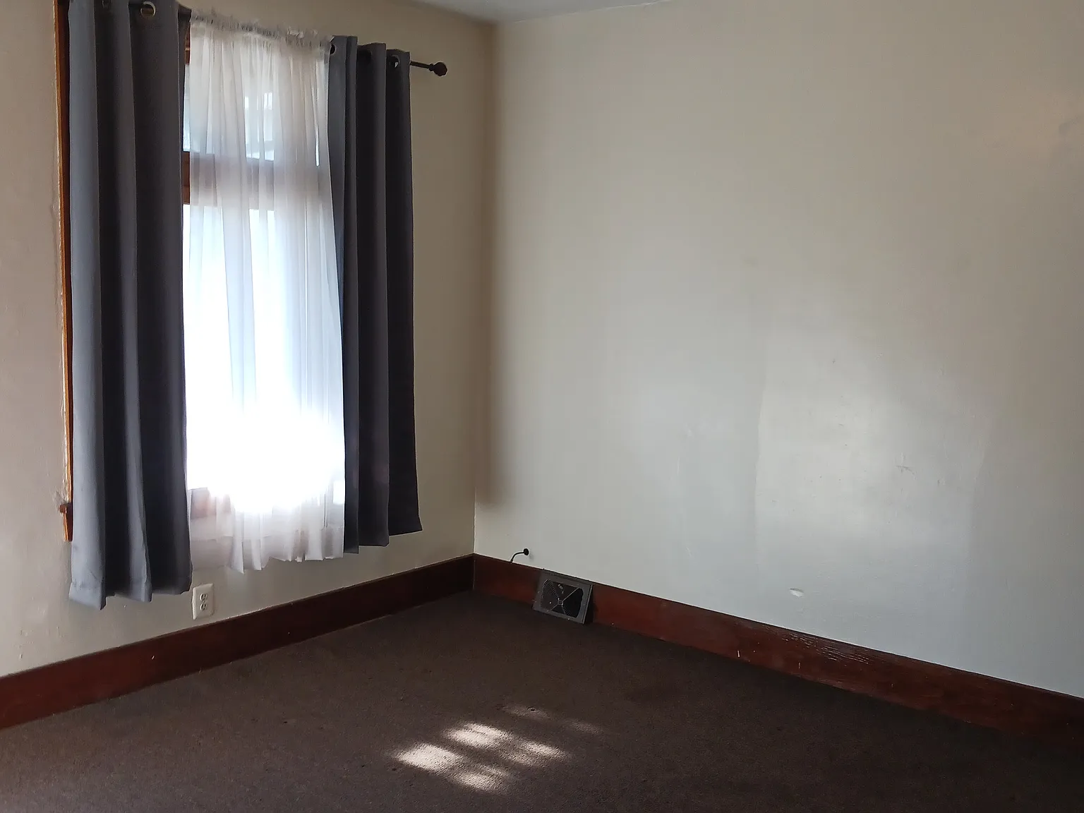 2 bed, 1166 sqft, $900 — Photo 2
