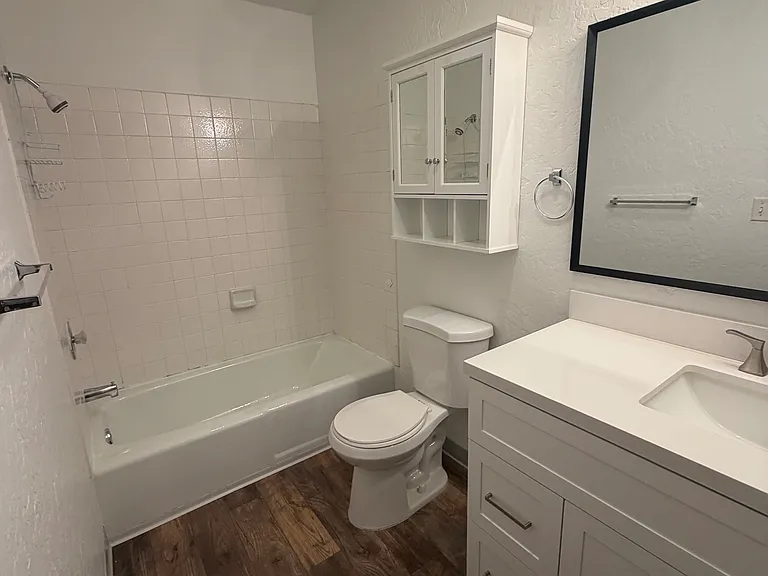 242 Caliente St #B — Photo 7