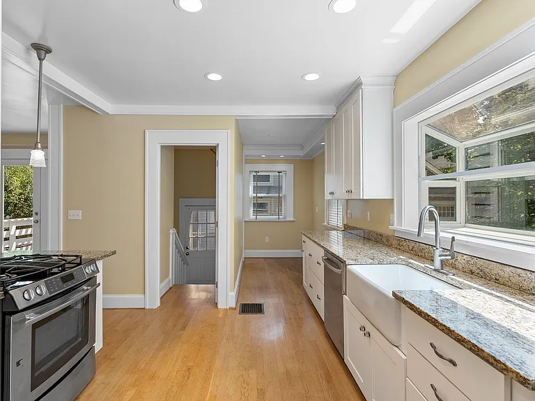 2734 NE 36th Ave #A — Photo 7