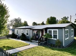 808 Elm St, Cove, OR 97824