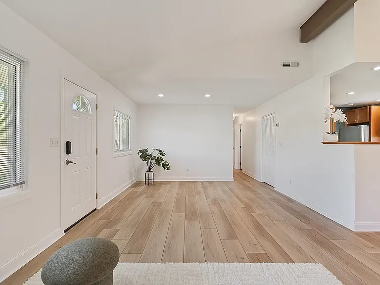 2050 Byron Dr — Photo 9