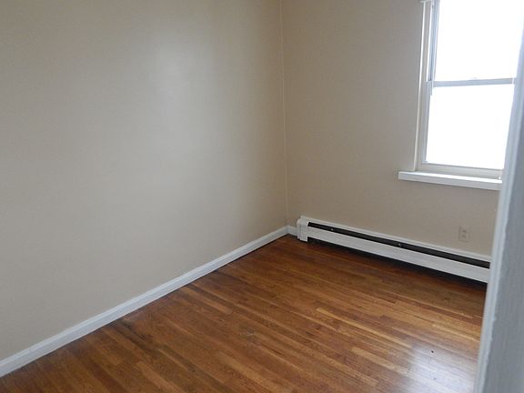 4th image of 25301 Culver St