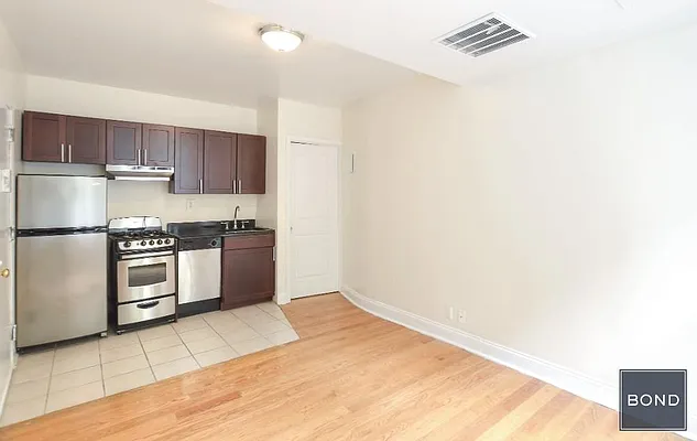 Rented by Bond New York | media 5
