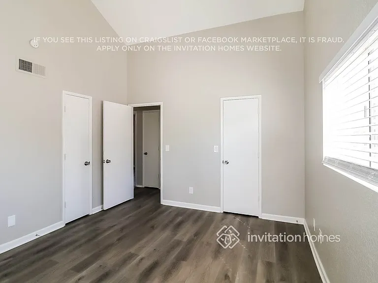 5331 W Voltaire Dr — Photo 11