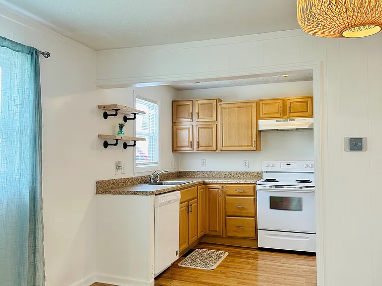 808 Hibner Ave — Photo 16