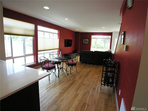 4th image of 10369 Ashworth Ave N