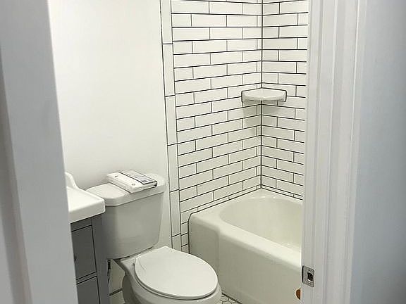 New clean bathroom finishes