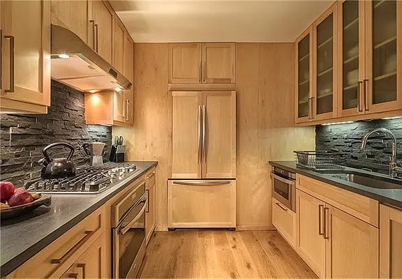 Rented by The Dermot Realty Management Company | media 40