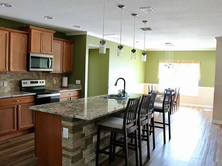 1408 Lanier Point Pl — Photo 9