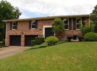 582 Tallwood Rd, Huntington, WV 25705