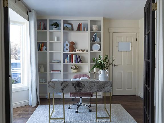 4th image of 233 Old Tecumseh Rd