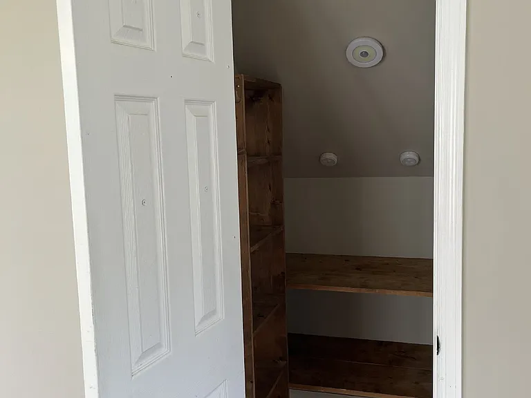 2811 Sutherland Dr — Photo 7