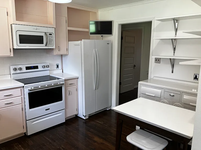 1508 Linden Dr — Photo 10