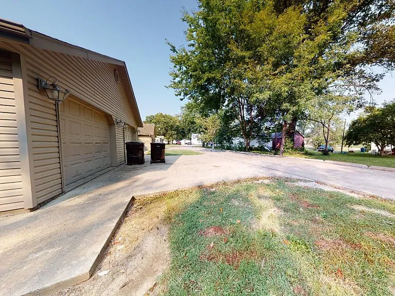 805 S Vicksburg St — Photo 18