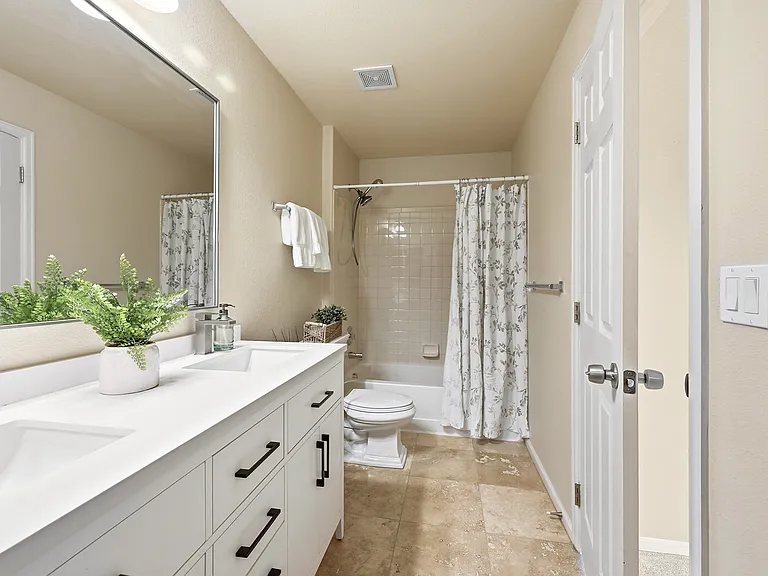 1820 Falcon Ridge Dr — Photo 12