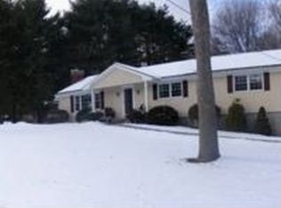 8 Brookhedge Rd, Trumbull, CT 06611