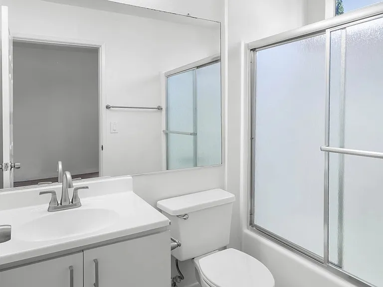 1828 Purdue Ave #203 — Photo 36