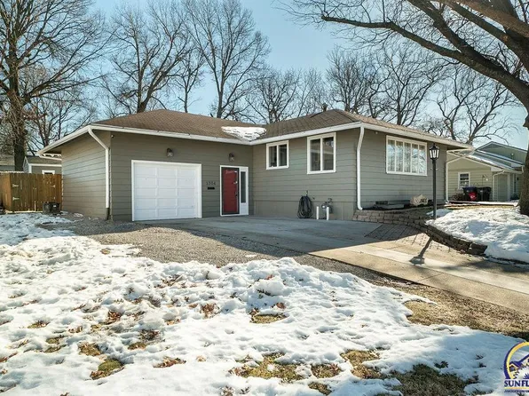 1304 SW McAlister Ave, Topeka, KS 66604