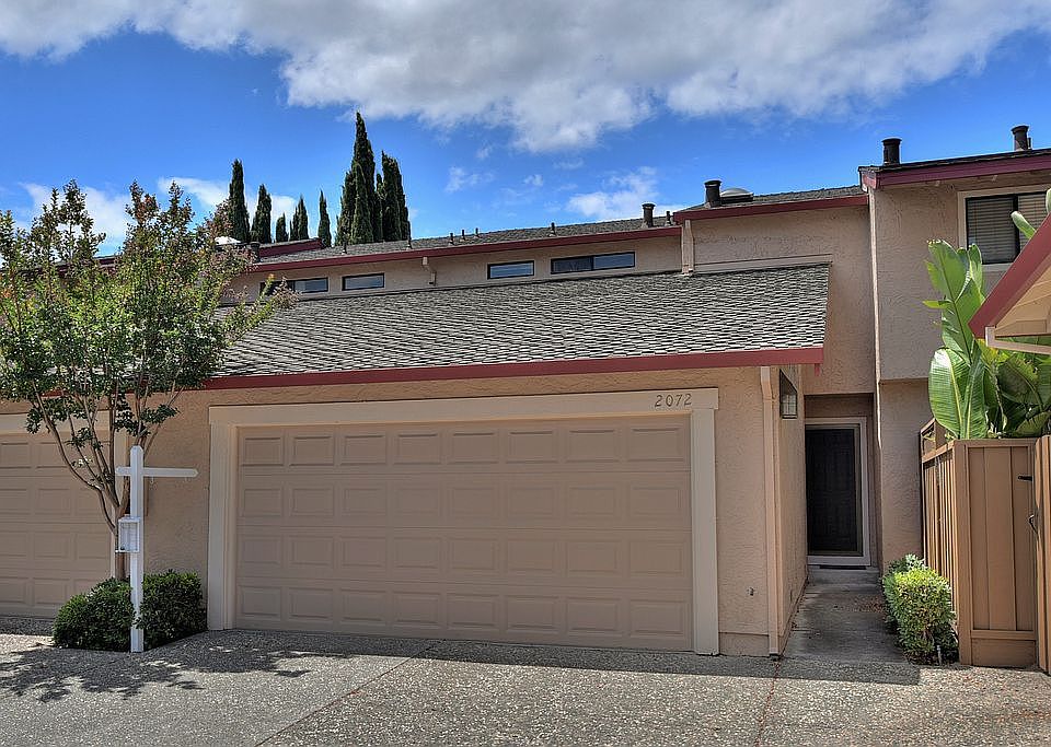 1st image of 2072 Holly Branch Ct