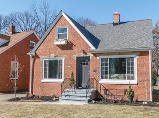 4218 W 212th St, Fairview Park, OH