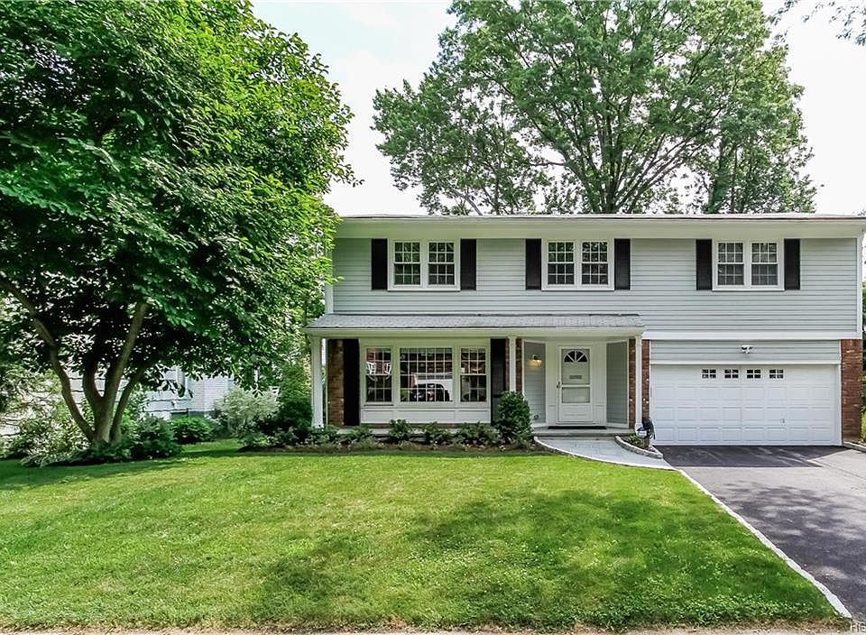 1st image of 7 Sherwood Dr