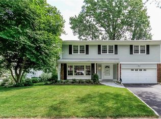 7 Sherwood Dr, Larchmont, NY 10538