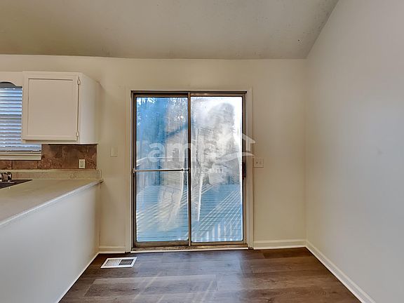 4th image of 154 Spring Creek Ct