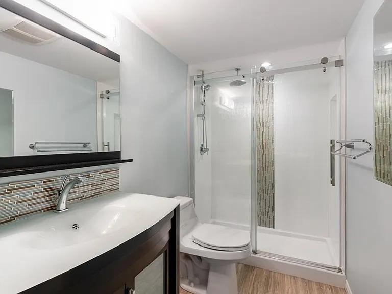 925 W 10th Ave #301 — Photo 24