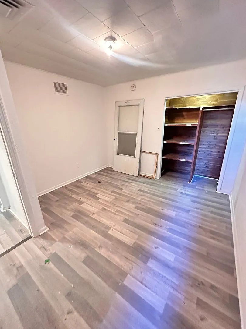 5023 Walnut Street — Photo 4